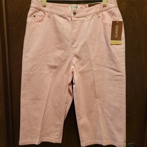Christopher & Banks Classic Women's Pink Capri Jeans NWT